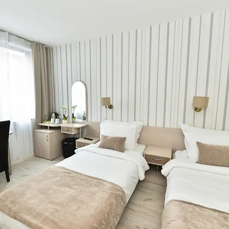 Art Plaza Hotel